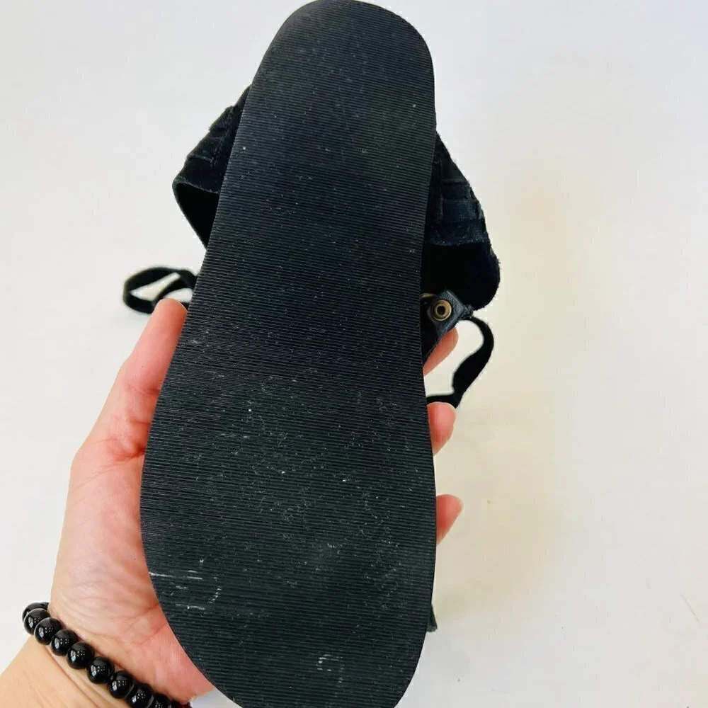 Free people Collins wrap suede sandals Size 39